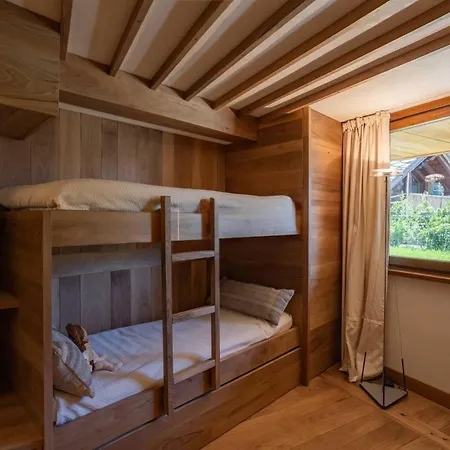 Piazzale Della Funivia - 4br Chalet- If You Want To Book, Please Contact On Wh-ats-app - 0034-635-518-057 !!!! 库马约尔