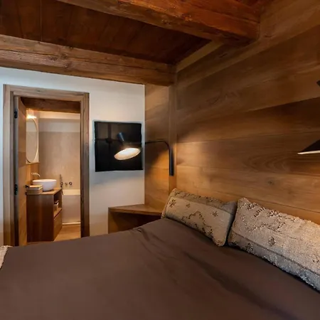 Piazzale Della Funivia - 4br Chalet- If You Want To Book, Please Contact On Wh-ats-app - 0034-635-518-057 !!!! 别墅