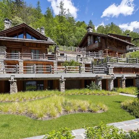 Piazzale Della Funivia - 4br Chalet- If You Want To Book, Please Contact On Wh-ats-app - 0034-635-518-057 !!!! 别墅