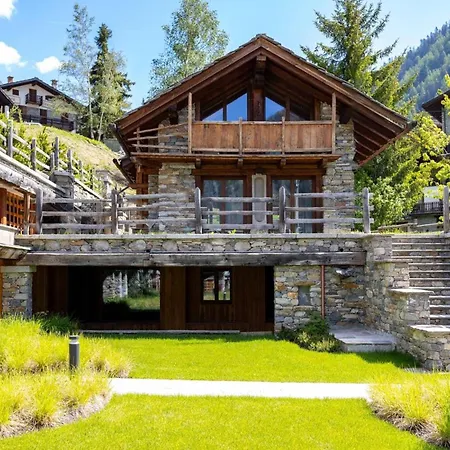 Piazzale Della Funivia - 4br Chalet- If You Want To Book, Please Contact On Wh-ats-app - 0034-635-518-057 !!!! 别墅 库马约尔