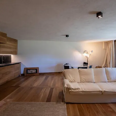 Piazzale Della Funivia - 4br Chalet- If You Want To Book, Please Contact On Wh-ats-app - 0034-635-518-057 !!!! Вилла *