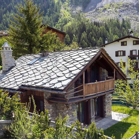 Вилла Piazzale Della Funivia - 4br Chalet- If You Want To Book, Please Contact On Wh-ats-app - 0034-635-518-057 !!!! Курмайор