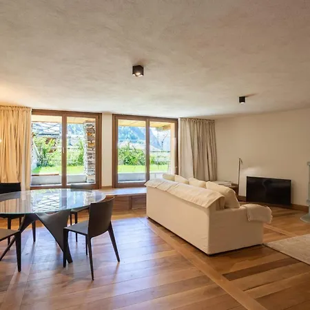 Вилла Piazzale Della Funivia - 4br Chalet- If You Want To Book, Please Contact On Wh-ats-app - 0034-635-518-057 !!!! Курмайор