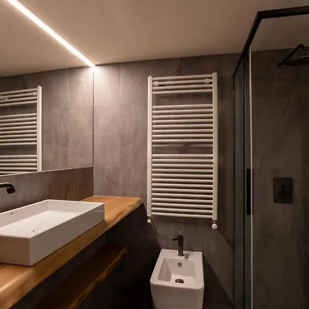 Piazzale Della Funivia - 4br Chalet- If You Want To Book, Please Contact On Wh-ats-app - 0034-635-518-057 !!!! Courmayeur